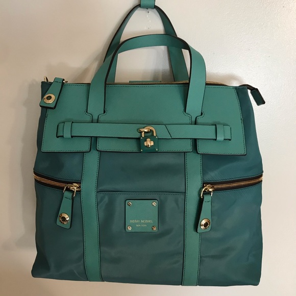 henri bendel Handbags - Henri Bendel Large Jade Jetsetter